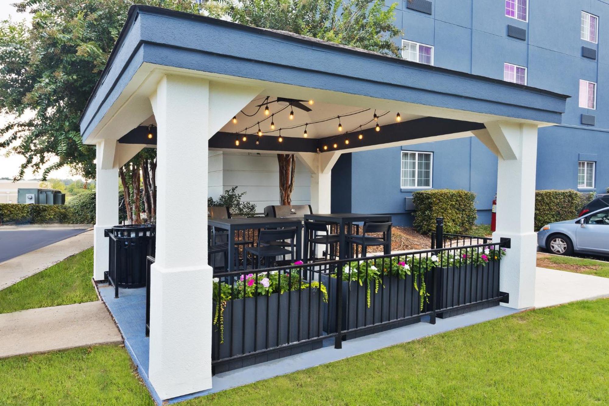 Candlewood Suites Eastchase Park By Ihg Montgomery Exterior photo